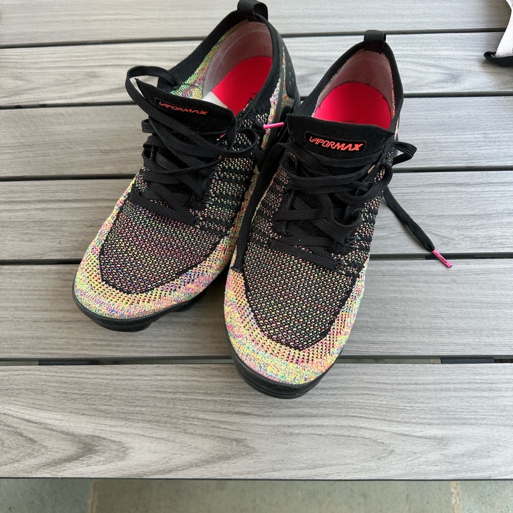 Nike Men's Black and Multicolor Athletic Shoes